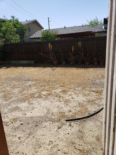 1321 Paradise Ln, Los Banos, CA 93635